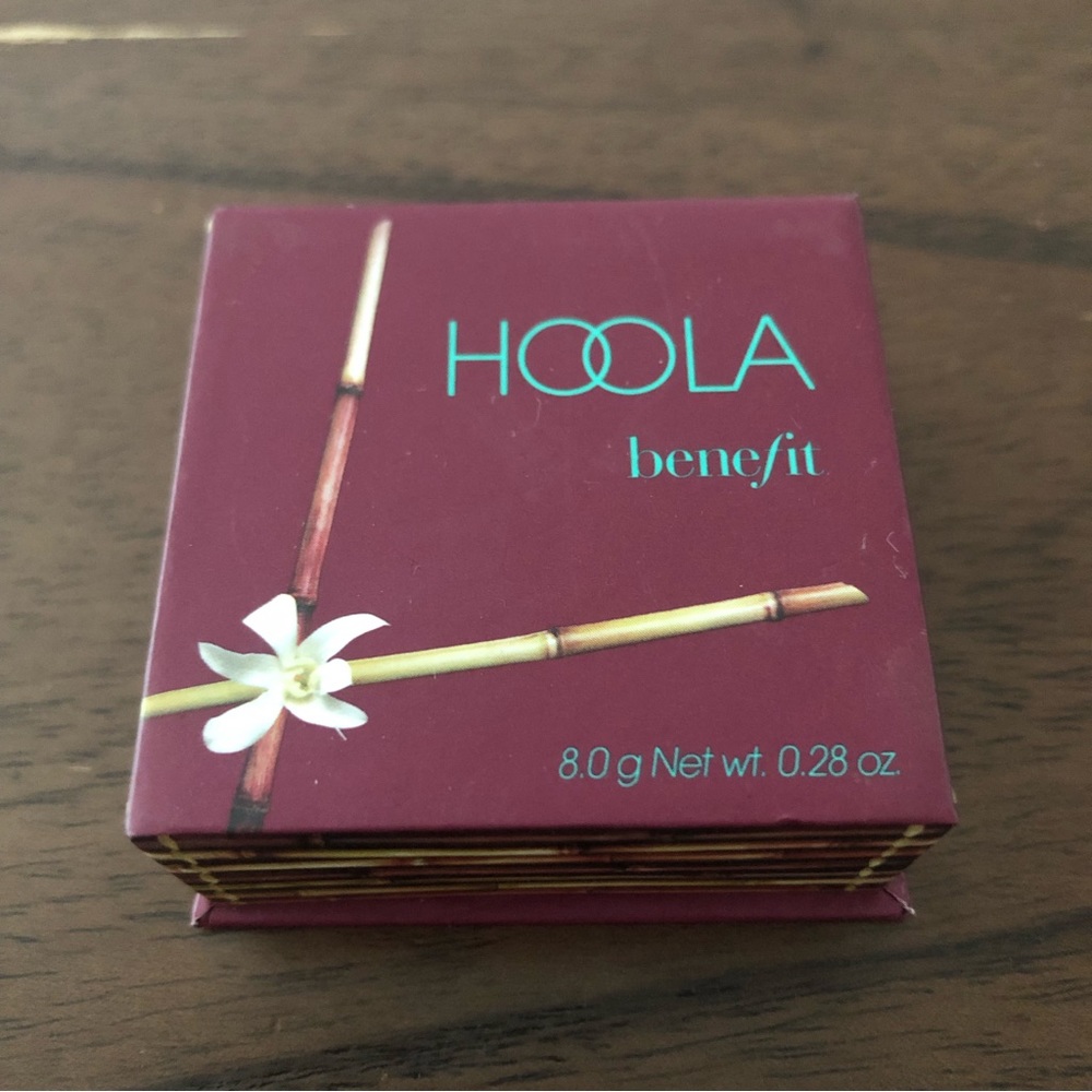 Benefit Hoola Matte Powder Bronzer color caramel